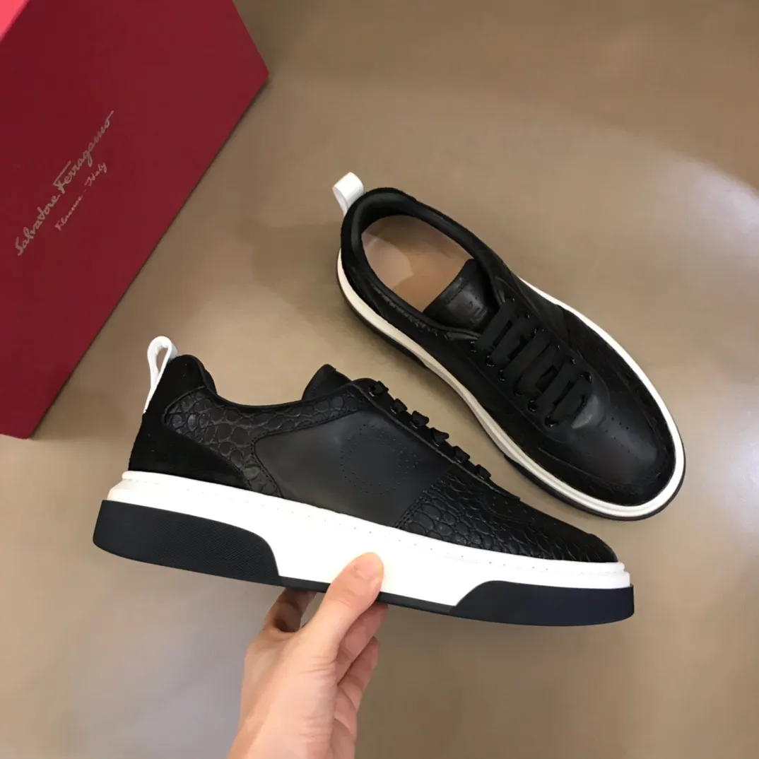 p420 "Salvatore Ferraga**" men's low-cut fashion sneakers. This casual shoe has a novel structure and is made of soft calfskin. The contrasting color elements on the upper highlight the bold and avant-garde atmosphere. The first-layer cowhide lining is high-end and comfortable. Energetic and fresh, these shoes can be worn with casual looks or add a touch of street style to elegant trousers.  Size: 38-44